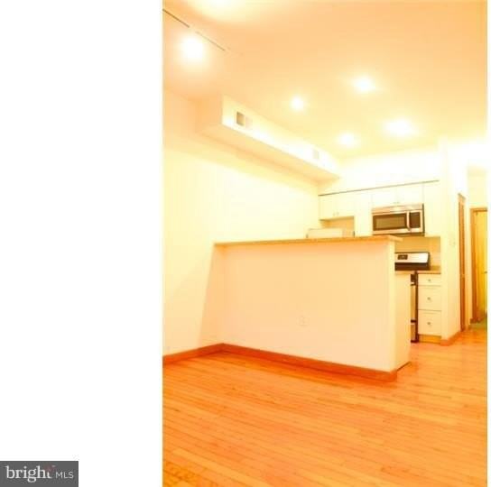 260 S 11th St #1 - Photo 4 of 14