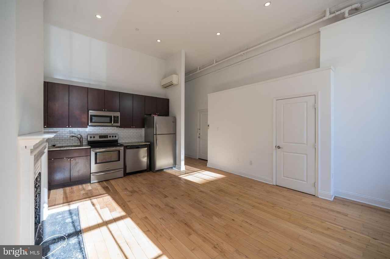 1311 Spruce St #102 - Photo 3 of 12