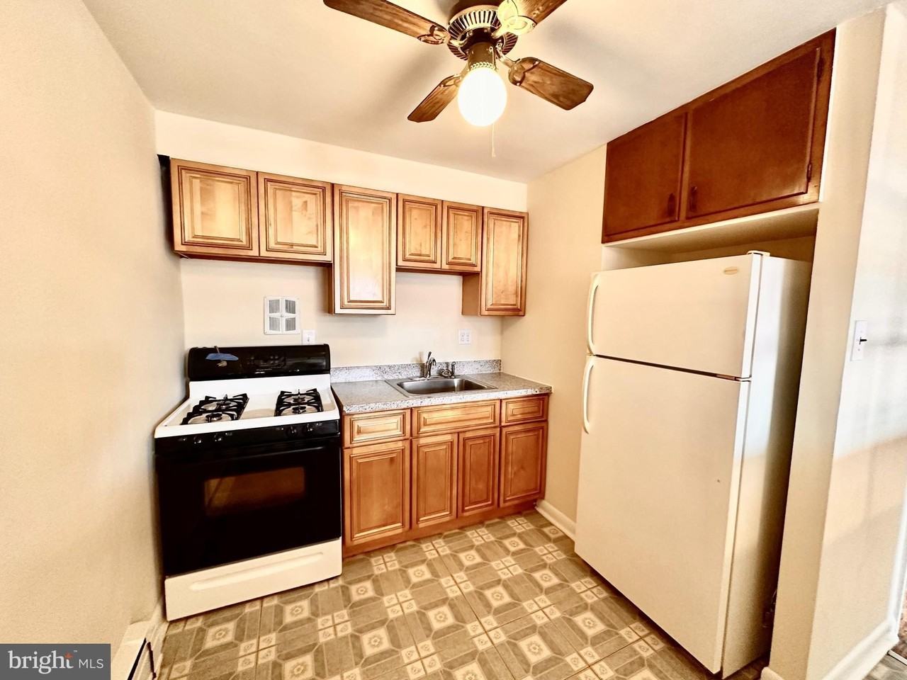 5916 Houghton St #2 - Photo 4 of 11