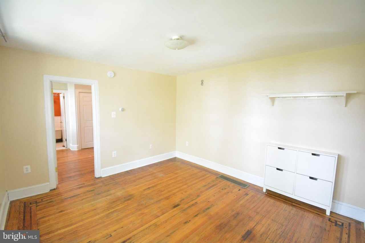 504 W Coulter St #1 - Photo 3 of 11