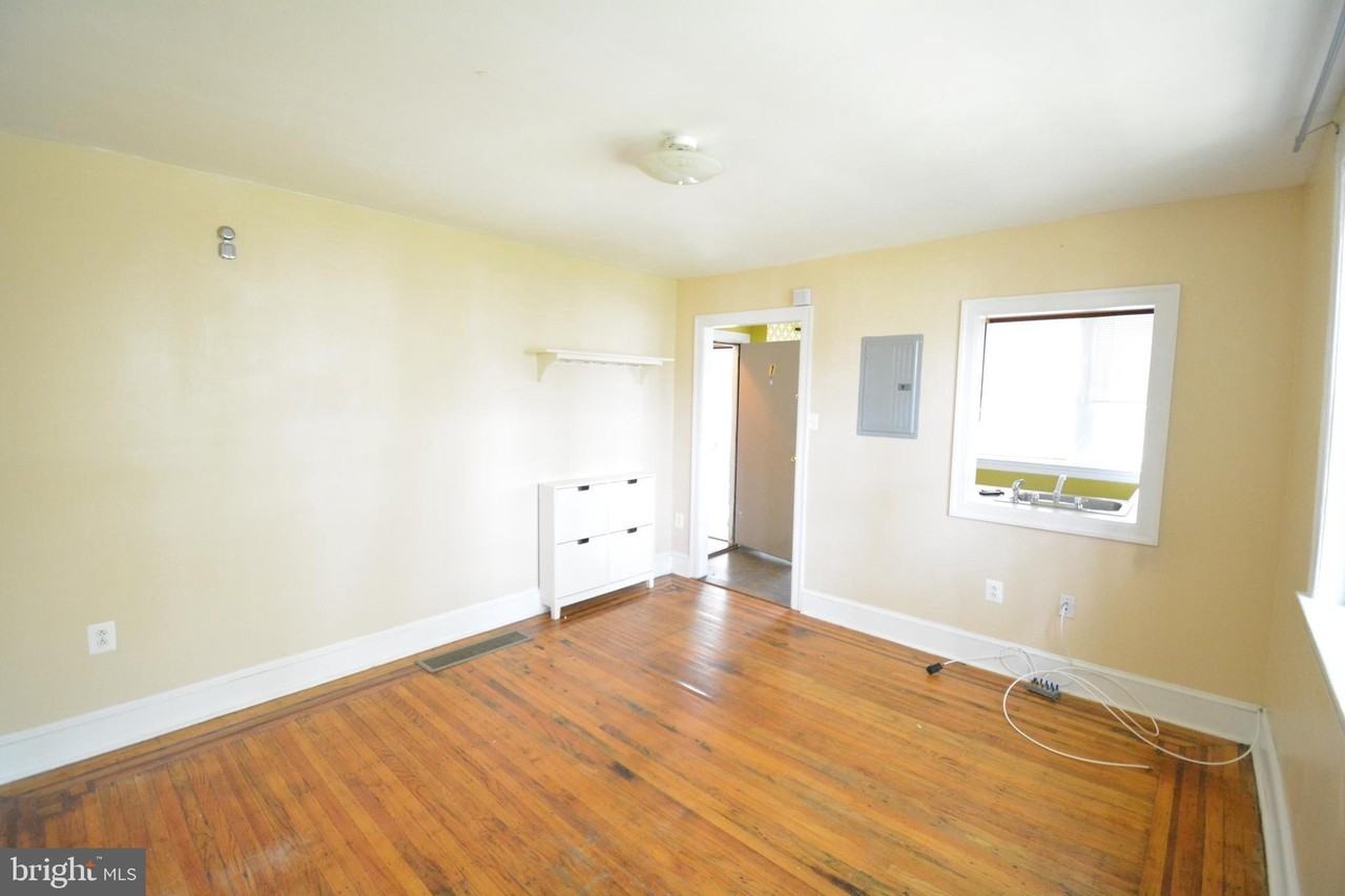 504 W Coulter St #1 - Photo 4 of 11