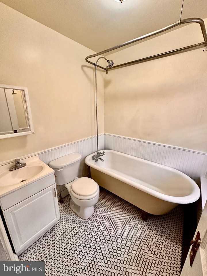 243 W Rittenhouse St #1A - Photo 7 of 7