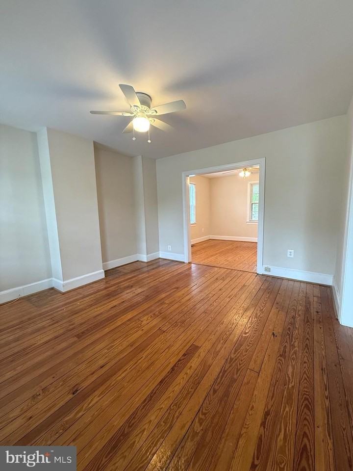 422 Dunmore St - Photo 4 of 21