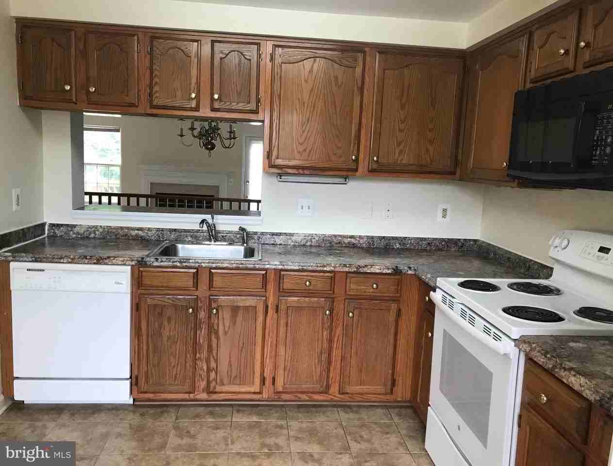 6810 Ericka Ave - Photo 4 of 33