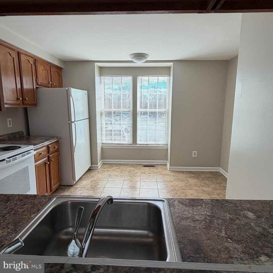 6810 Ericka Ave - Photo 7 of 33