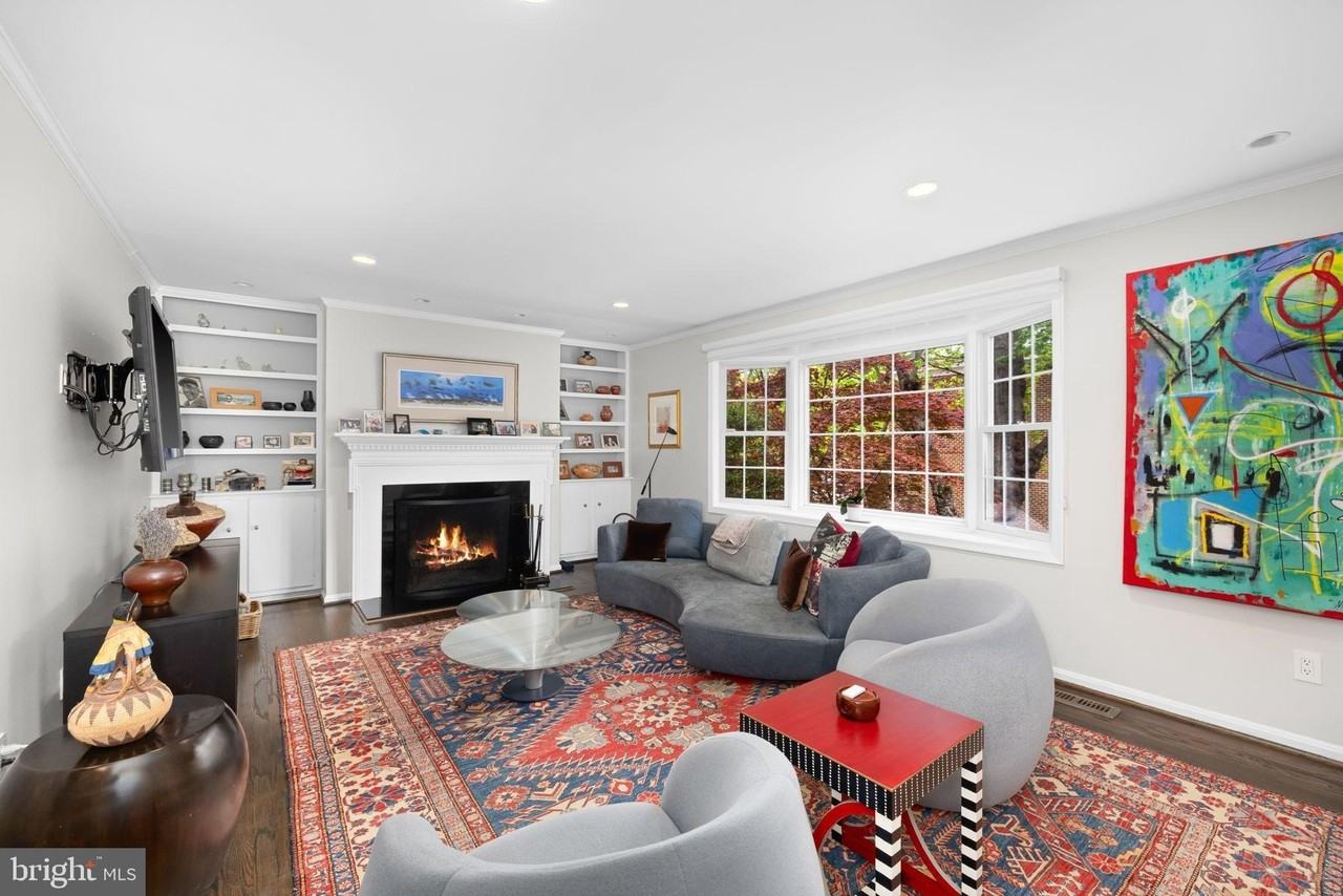 1136 Pine Hill Rd - Photo 6 of 23