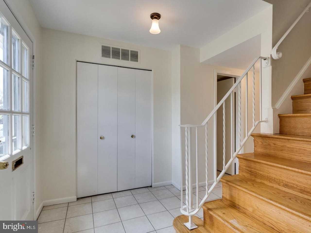 2302 Wheystone Ct - Photo 4 of 19