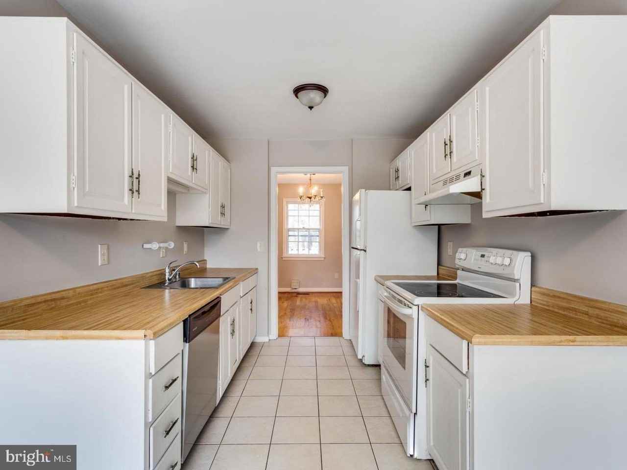 2302 Wheystone Ct - Photo 7 of 19