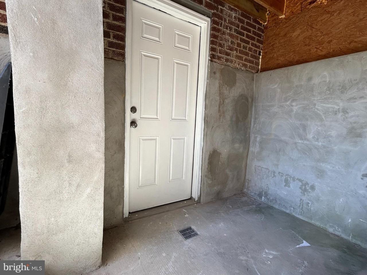 7131 Gormel Dr - Photo 4 of 27