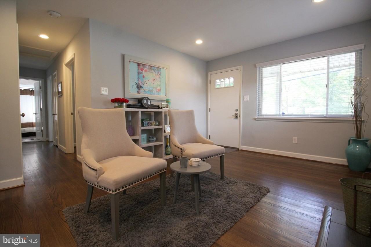 3287 Annandale Rd - Photo 4 of 31