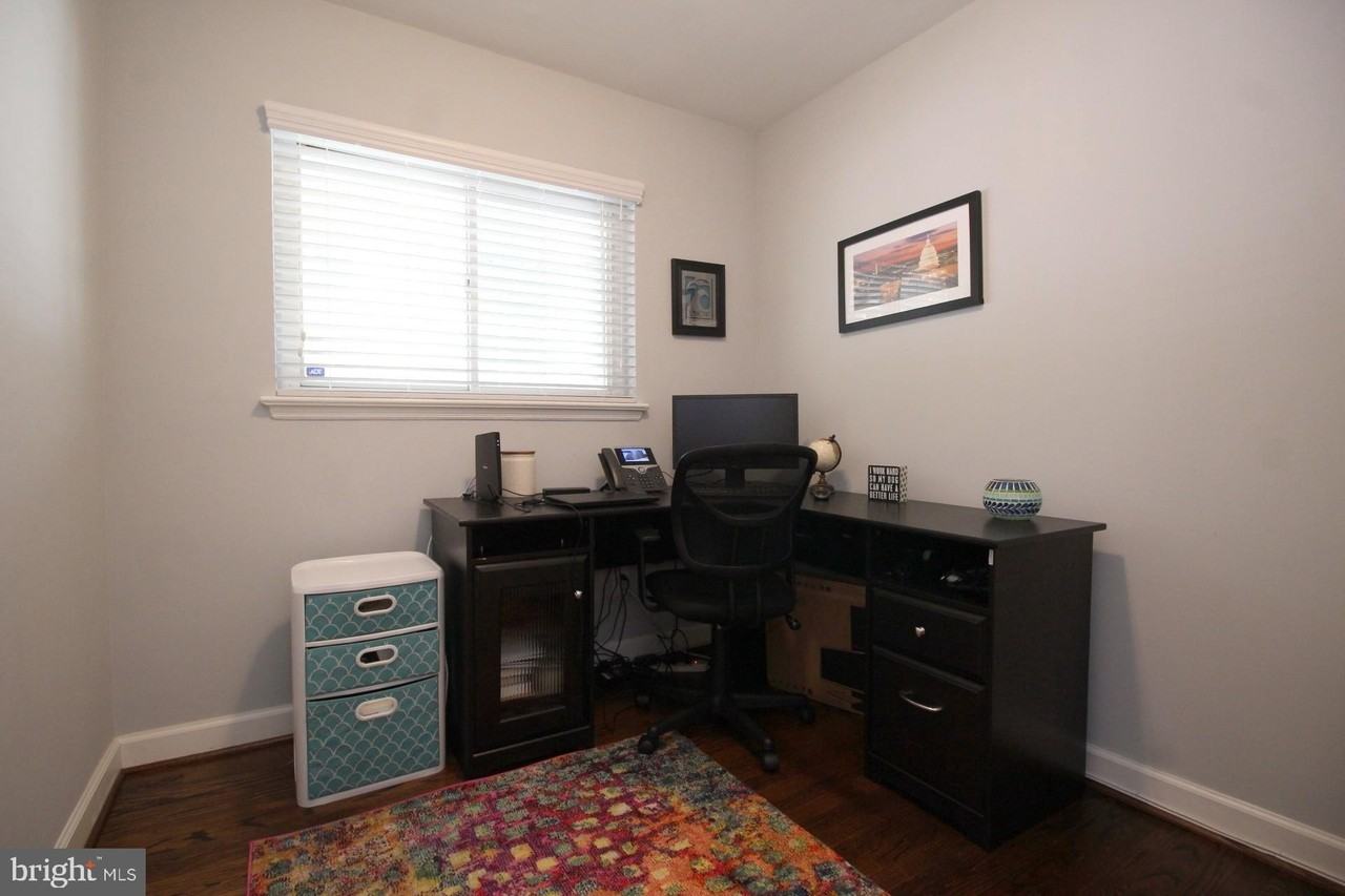 3287 Annandale Rd - Photo 5 of 31