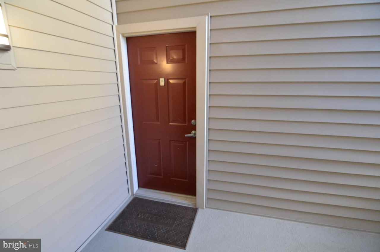 1793 Jonathan Way #1793L - Photo 2 of 38