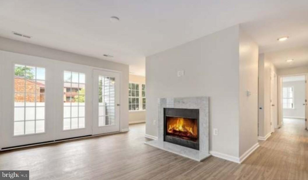 6425 Richmond Hwy #301 - Photo 4 of 16