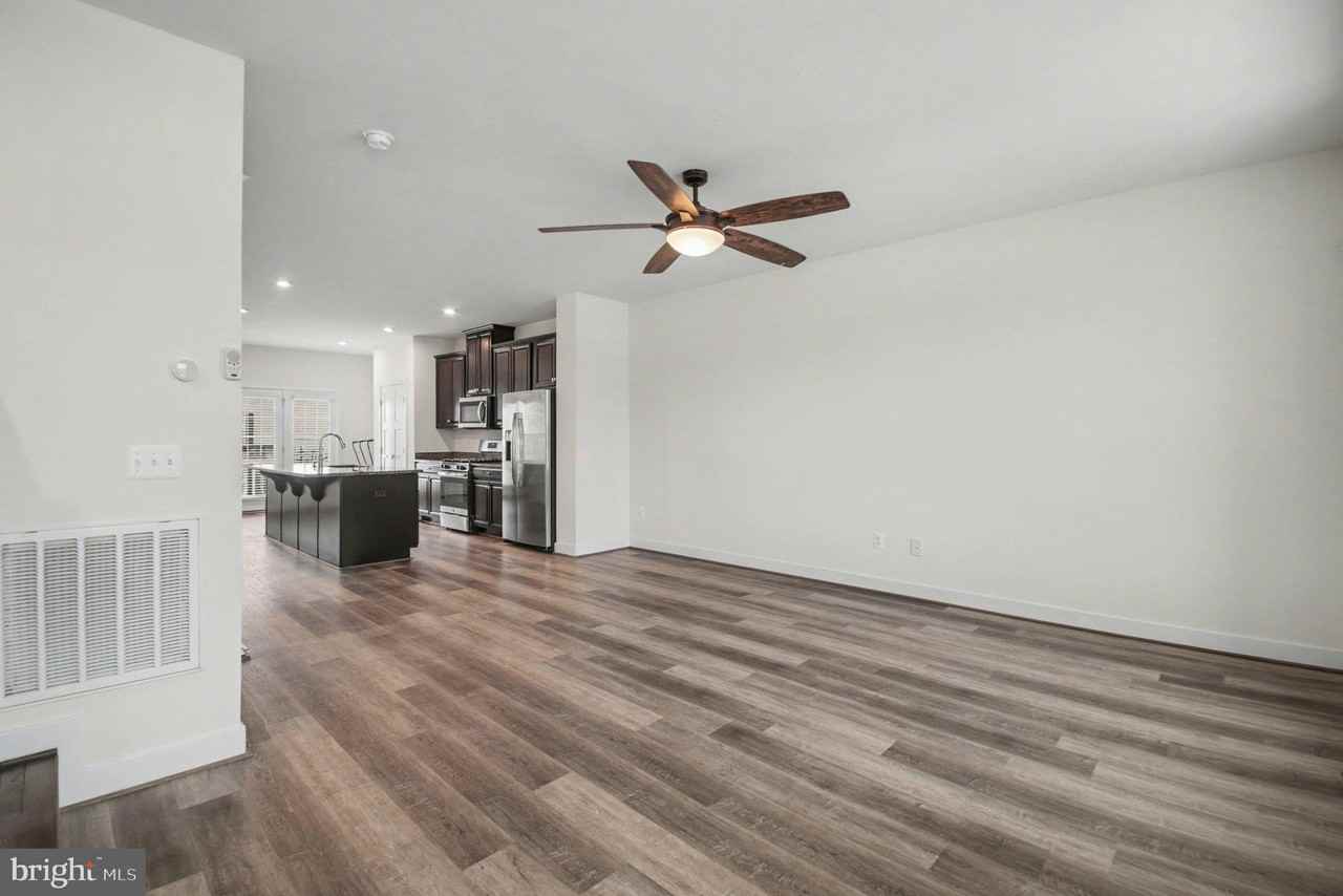 11398 Willow Green Cir - Photo 7 of 27