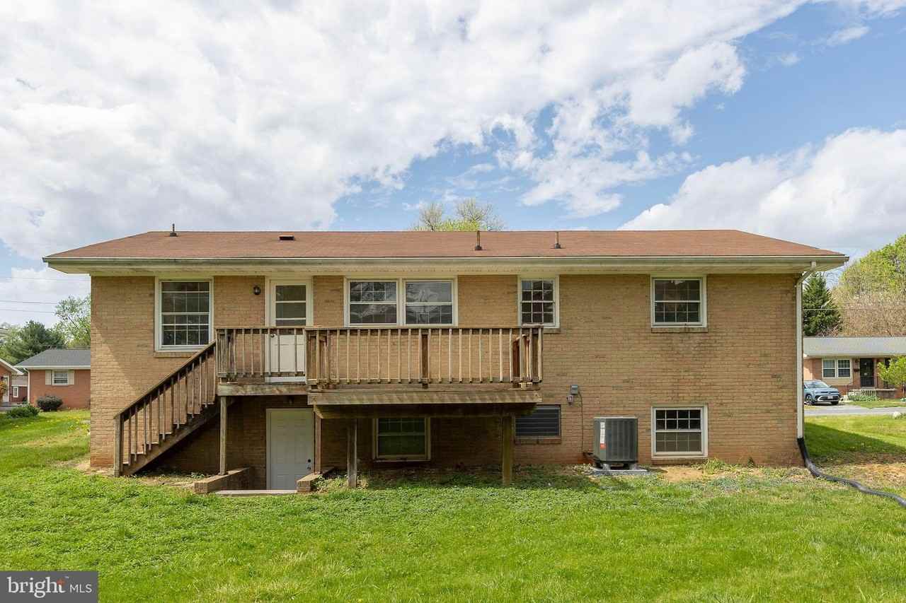 216 Wood Ave - Photo 2 of 42