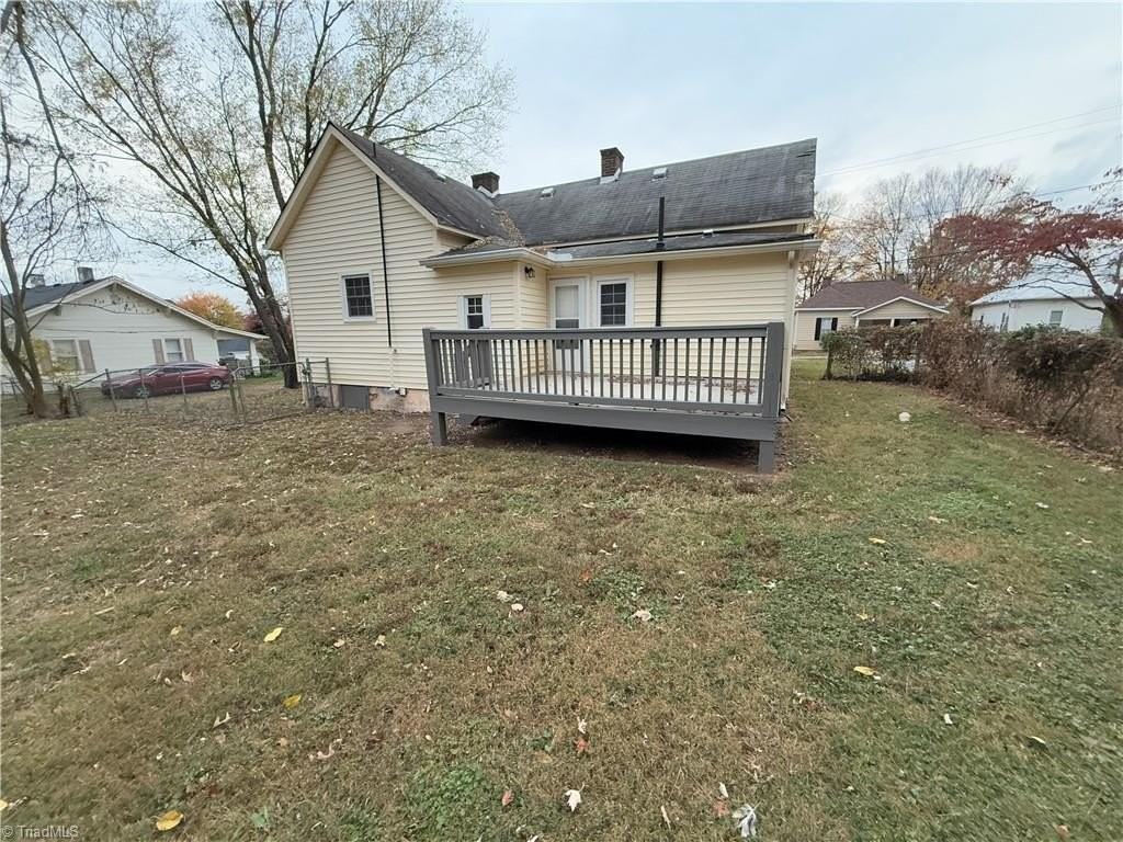 1034 Franklin St - Photo 2 of 10