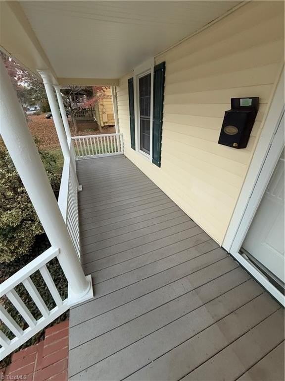 1034 Franklin St - Photo 3 of 10