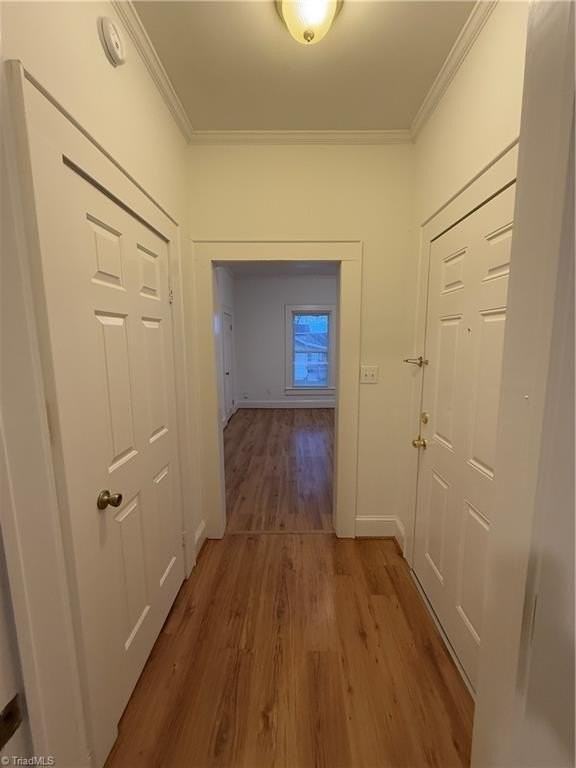 1034 Franklin St - Photo 4 of 10