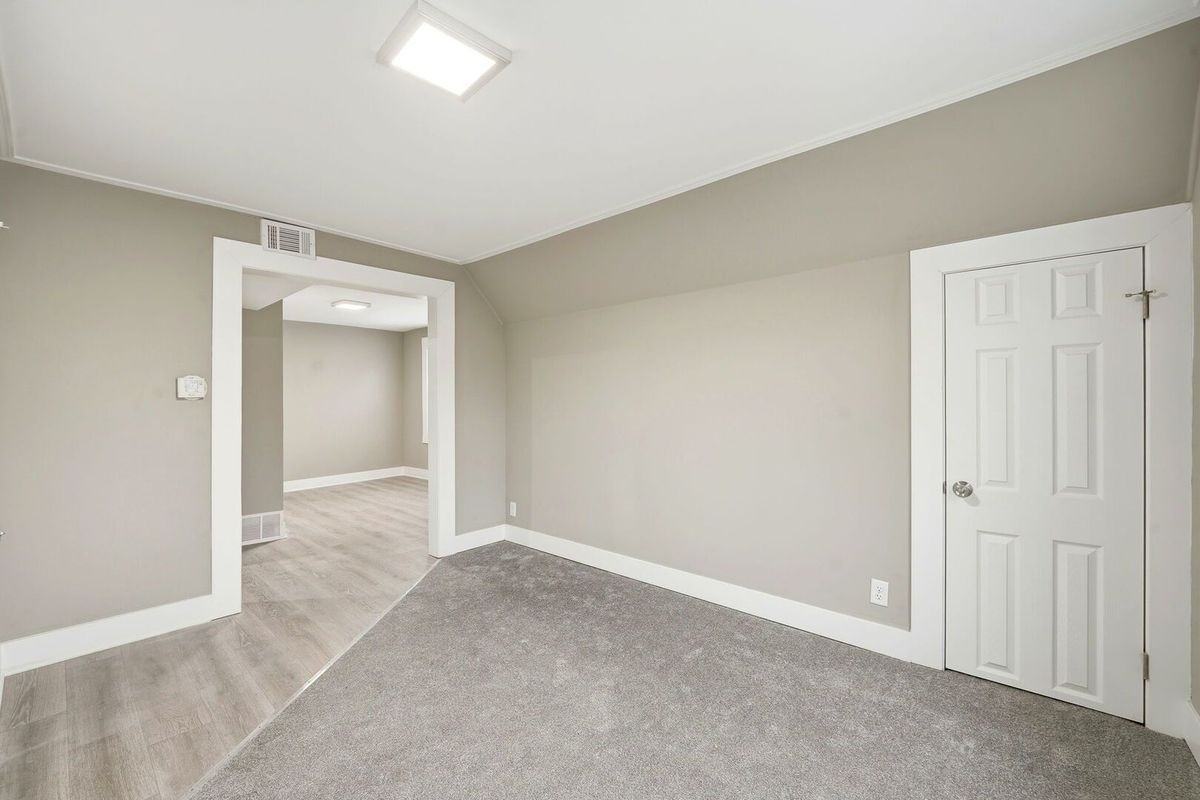 1217 N Harding Ave - Photo 3 of 15