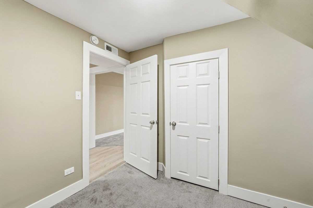 1217 N Harding Ave - Photo 6 of 15