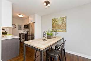 5536 N Sheridan Rd - Photo 1 of 1