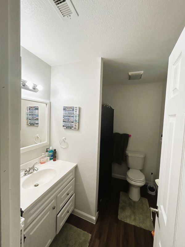 302 Shore Acres Blvd - Photo 3 of 9