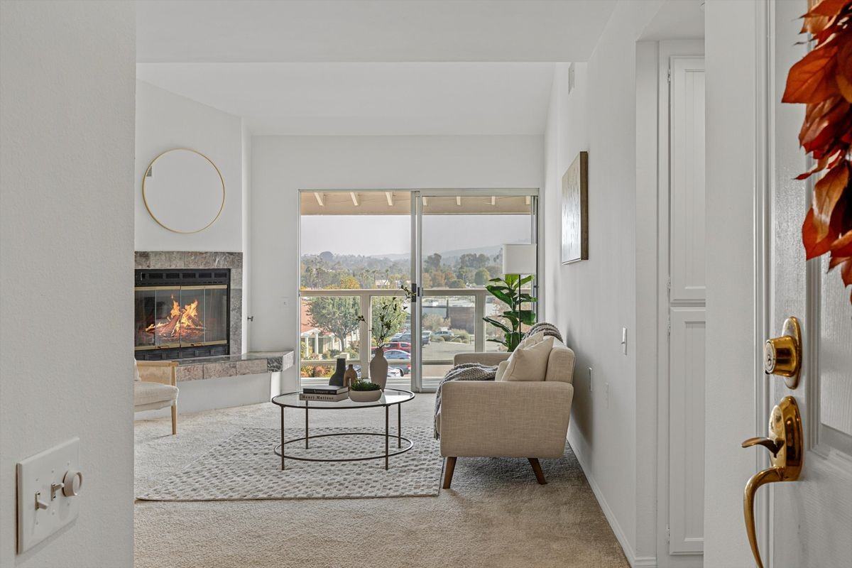 1560 Circa Del Lago - Photo 5 of 48