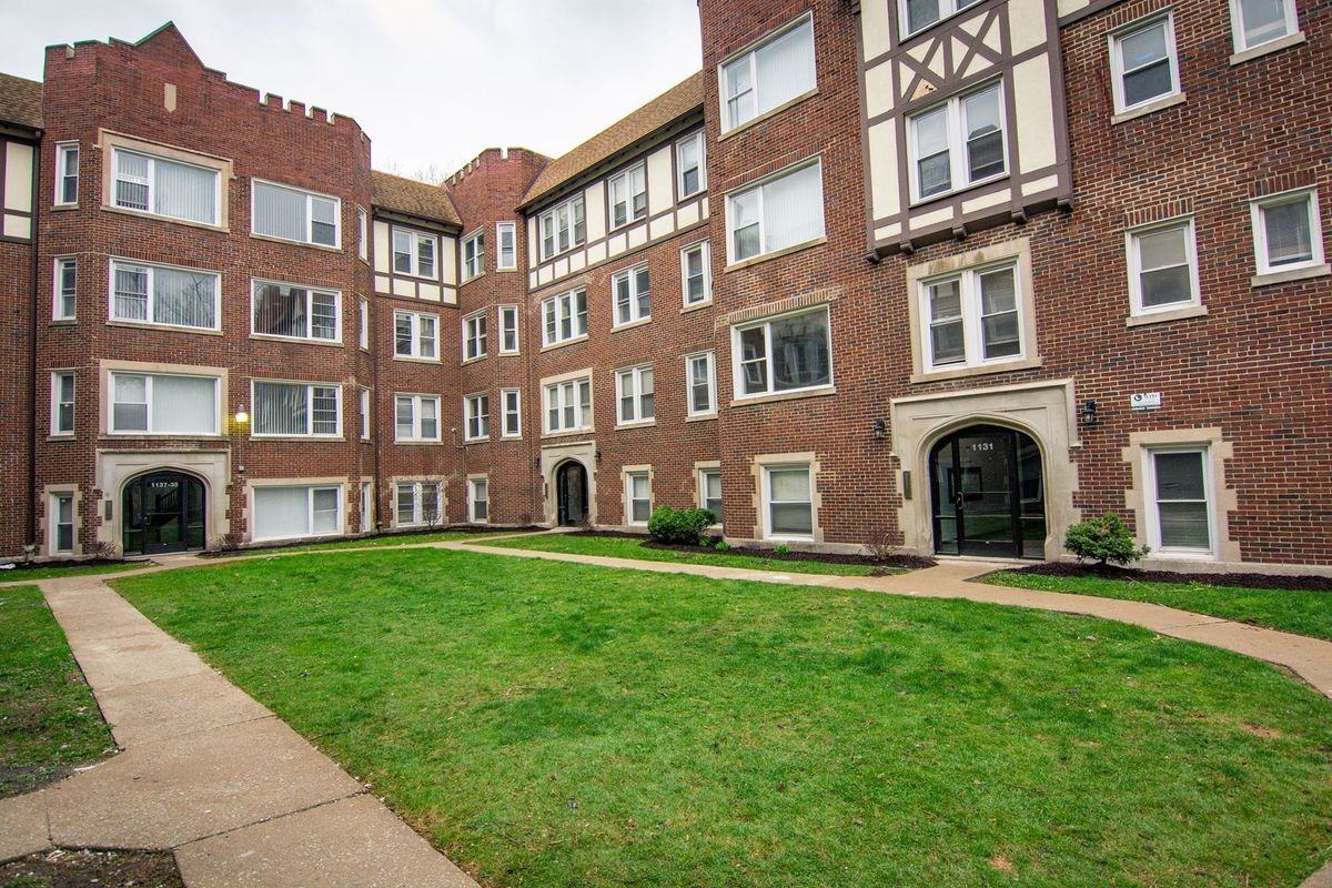 1141 E 79th Pl - Photo 2 of 12