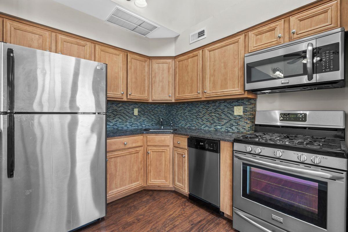 9496 Convent Ln ##B - Photo 3 of 23