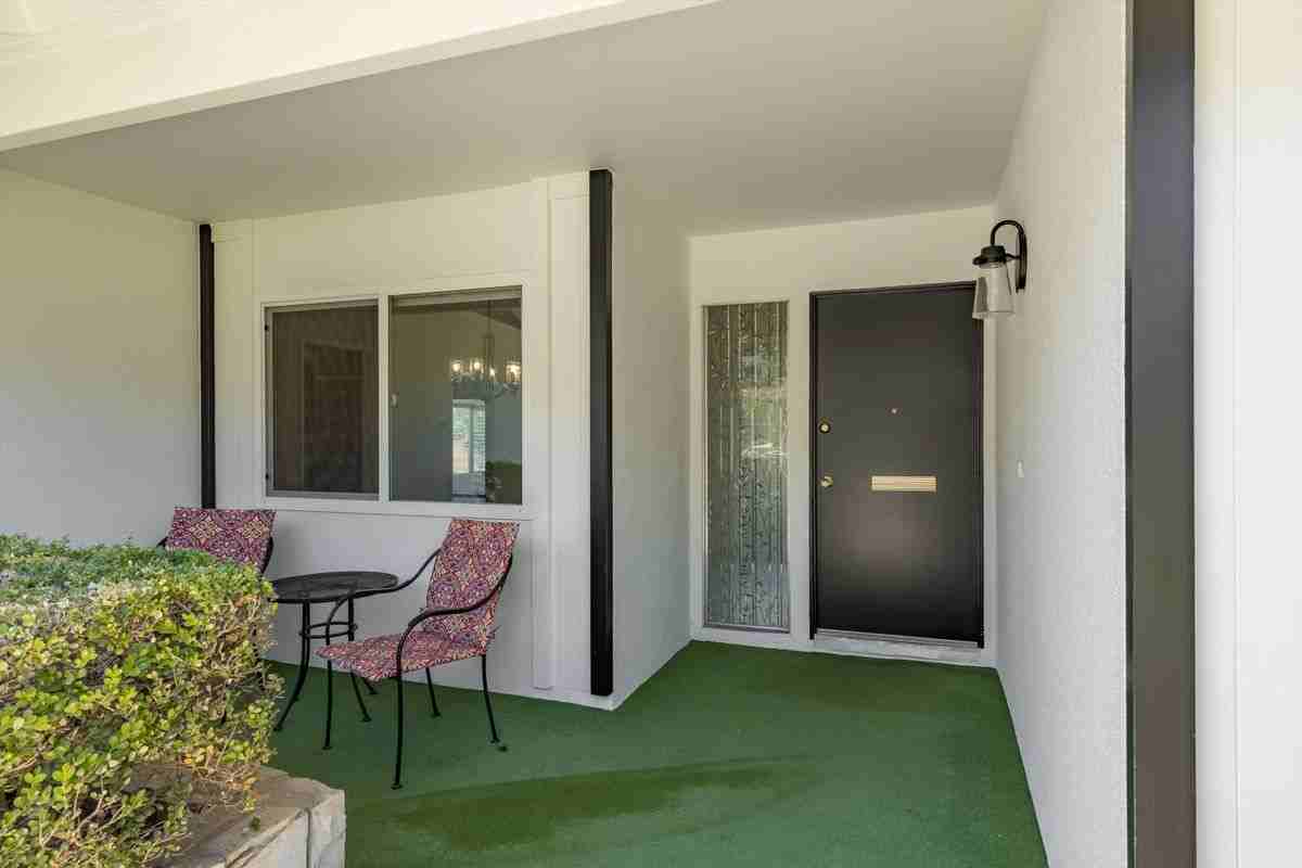 1304 San Julian Dr - Photo 4 of 42