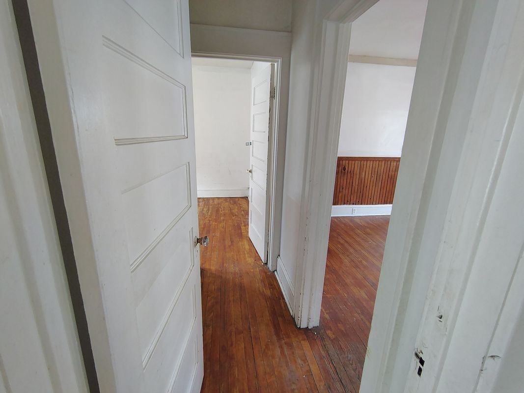 1110 Bellevue Ave - Photo 5 of 23