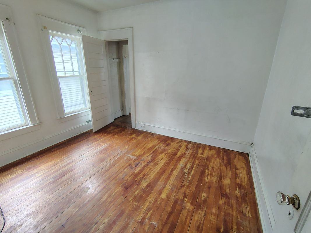 1110 Bellevue Ave - Photo 7 of 23