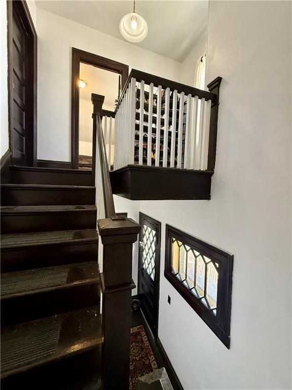 38 Georgia Ave - Photo 5 of 36