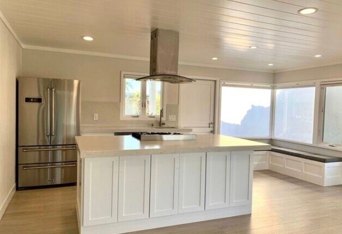 Via Antibes - Photo 2 of 9