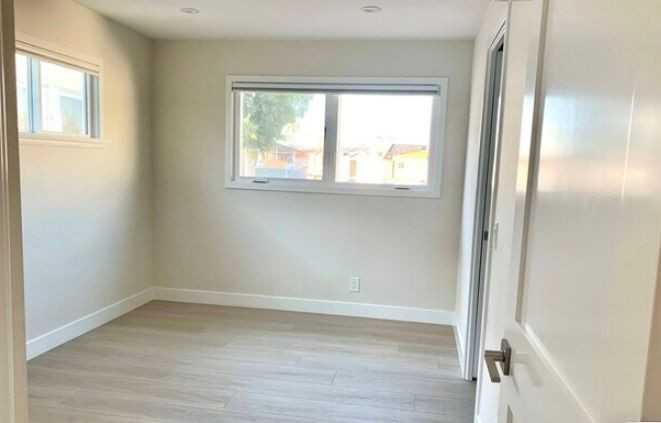 Via Antibes - Photo 3 of 9