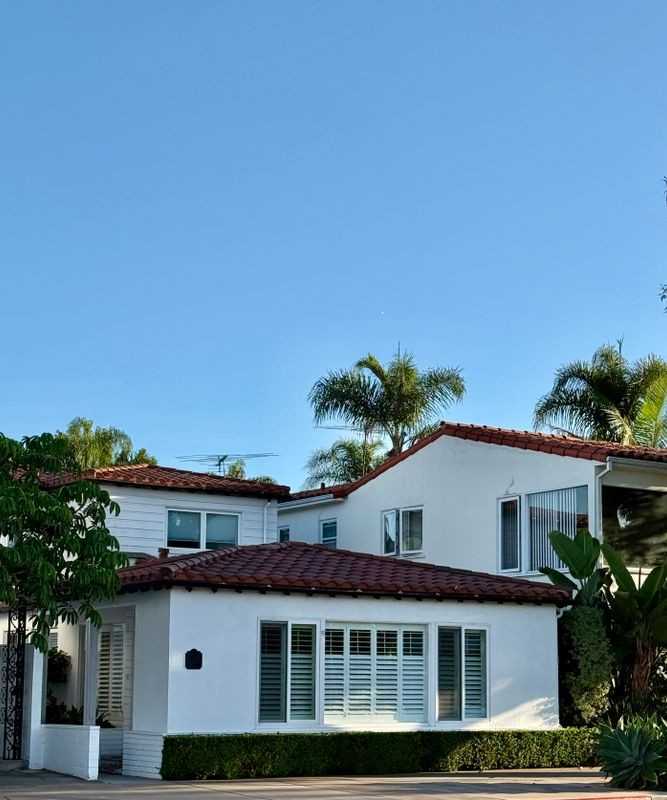 Via Antibes - Photo 6 of 9