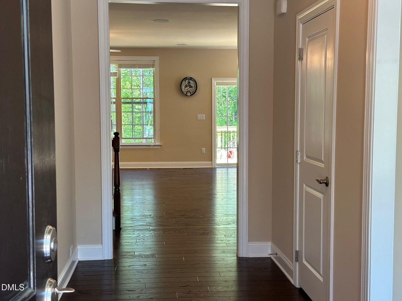 321 Parlier Dr - Photo 3 of 20