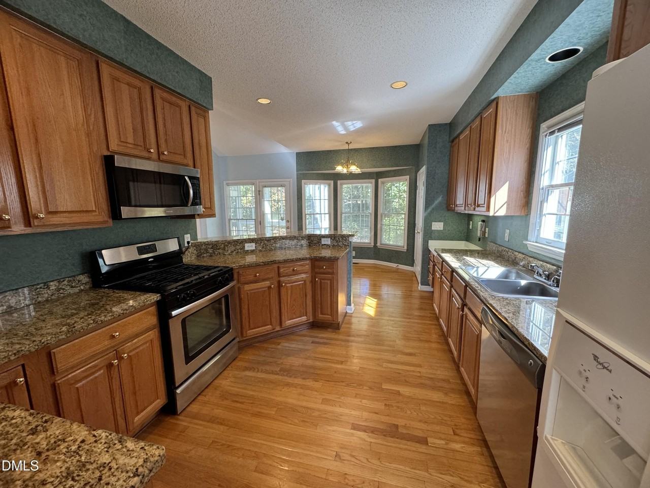 111 Ayelsford Dr - Photo 2 of 23