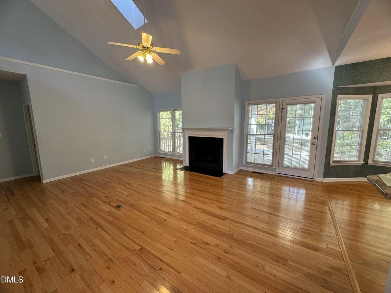 111 Ayelsford Dr - Photo 3 of 23