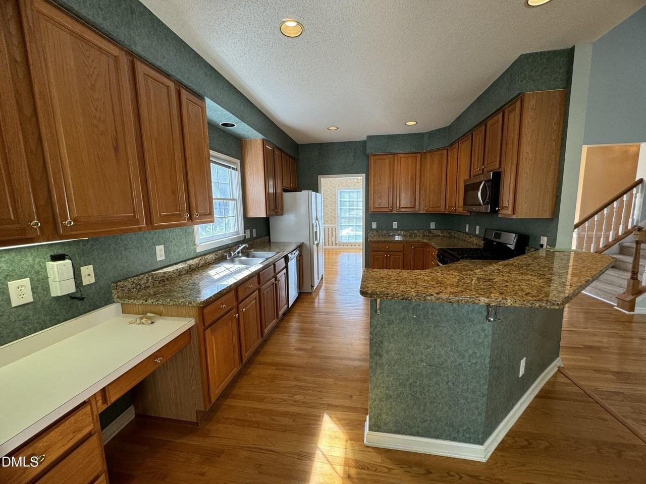 111 Ayelsford Dr - Photo 6 of 23