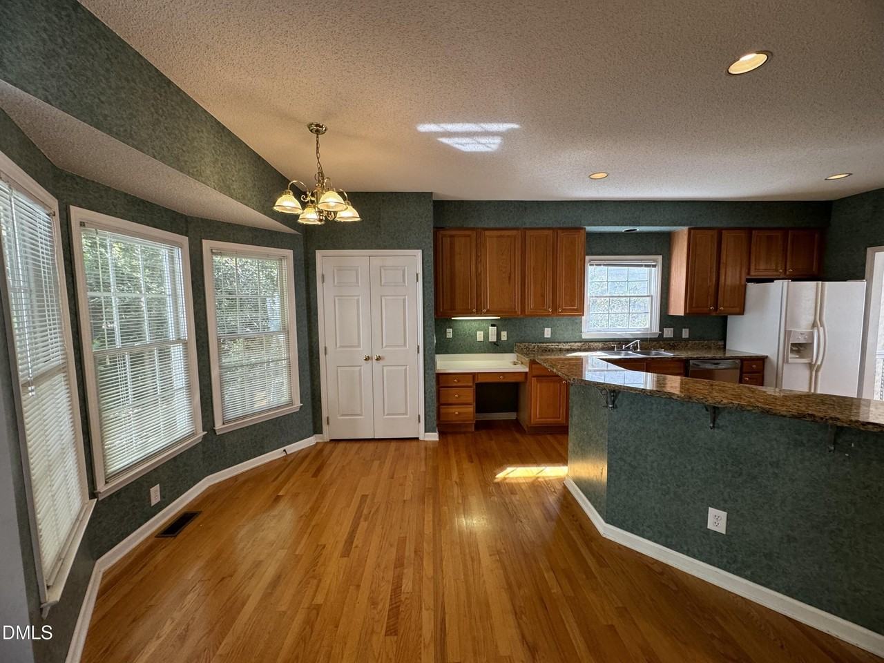 111 Ayelsford Dr - Photo 7 of 23