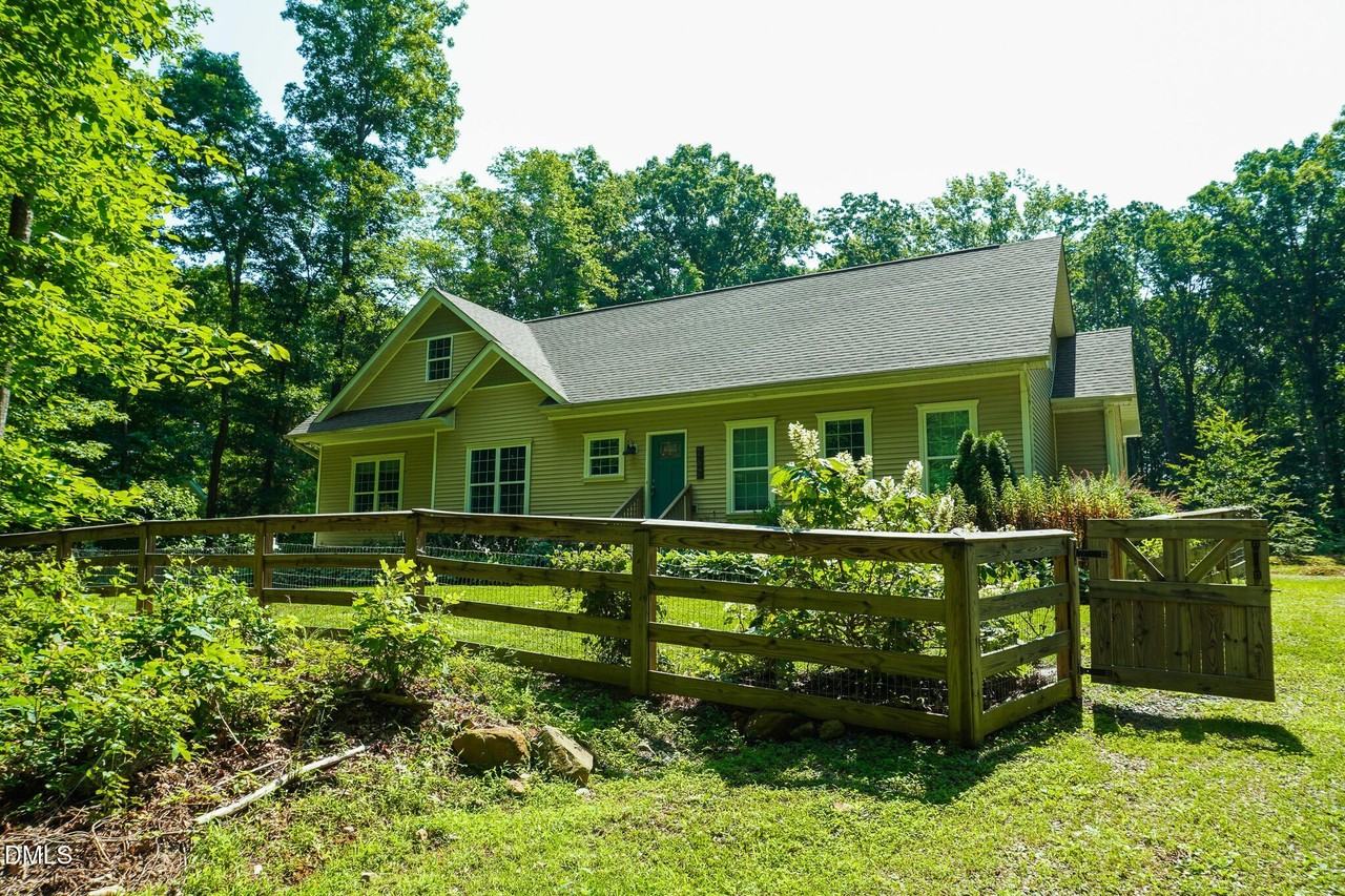 262 Robert Alston Jr Dr - Photo 2 of 39