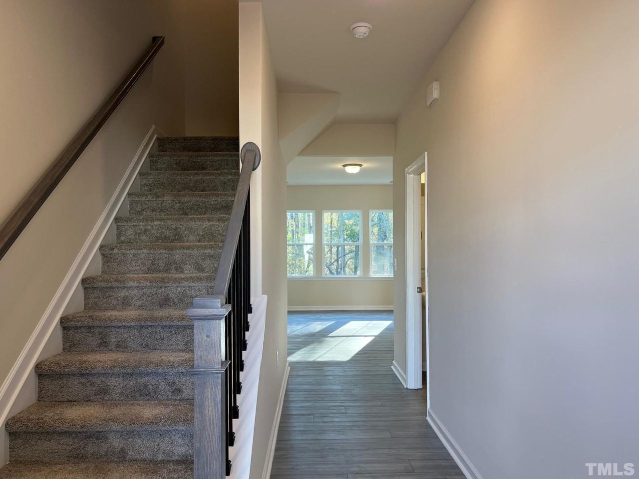 359 Glen Clova Dr - Photo 2 of 27