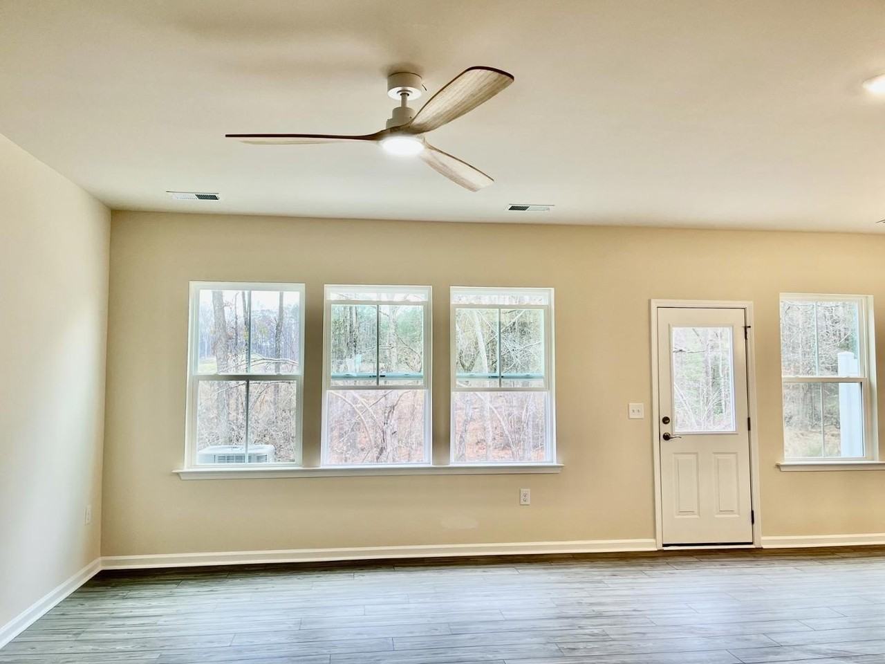 359 Glen Clova Dr - Photo 3 of 27