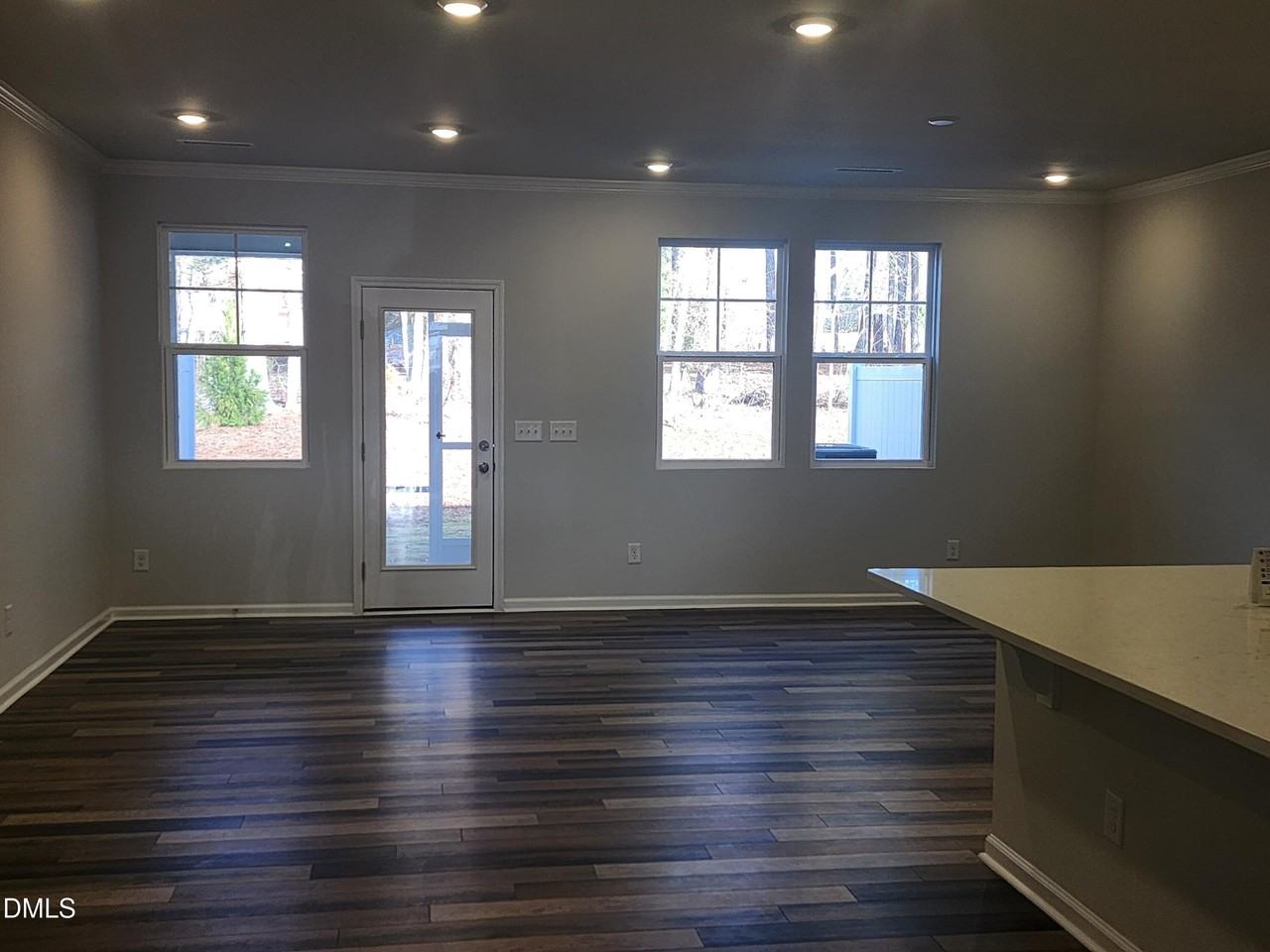 328 Deercroft Dr - Photo 2 of 15