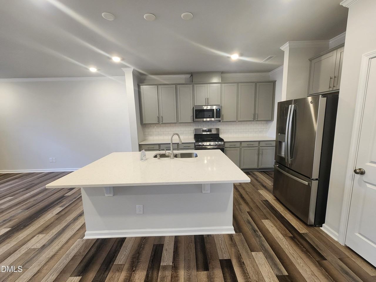 328 Deercroft Dr - Photo 3 of 15