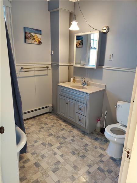 112 Cranch St #3 - Photo 4 of 8