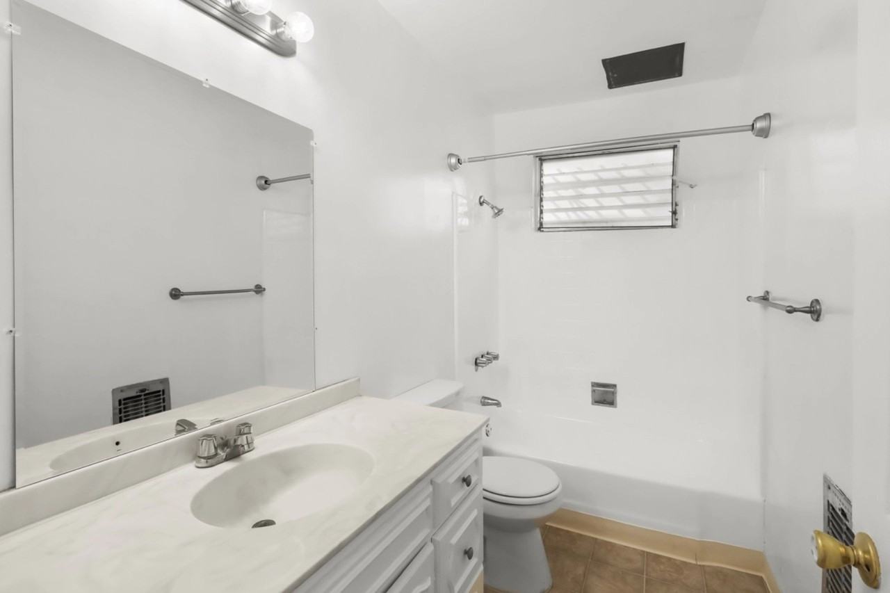 1642 Westgate Avenue, - Photo 7 of 50