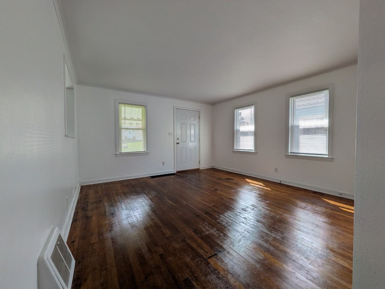 137 Delmar Pl #137DELMAR - Photo 2 of 9