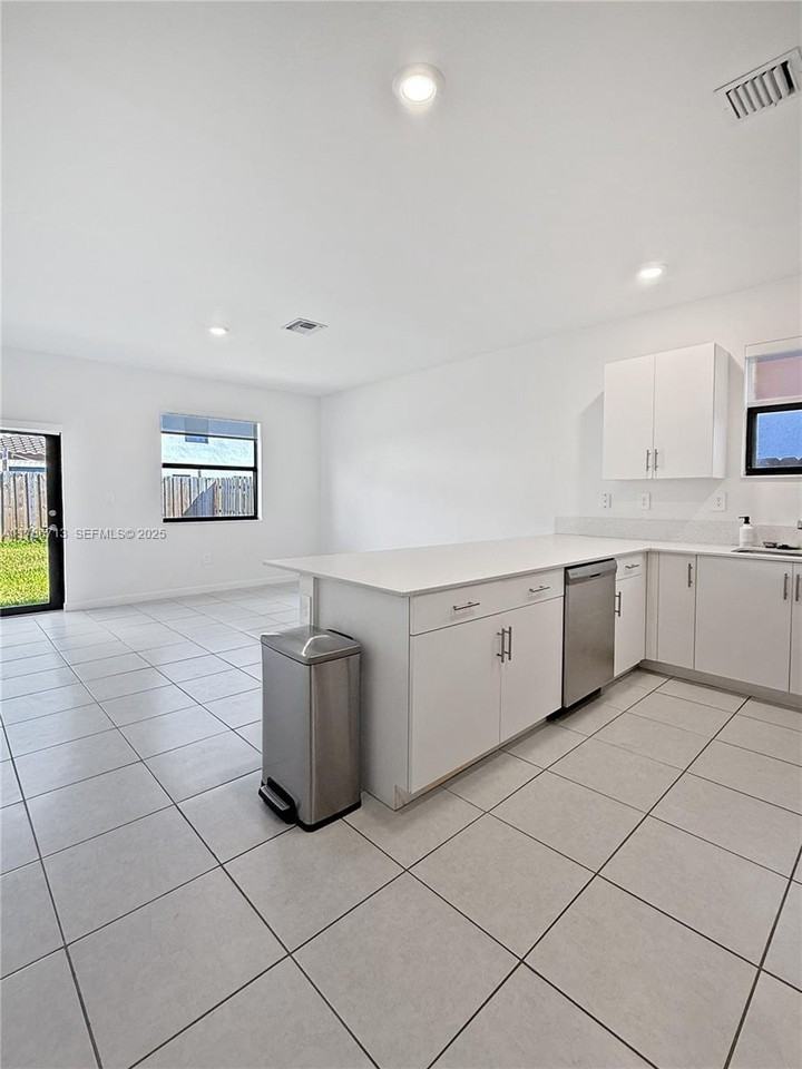 11915 Southwest 241 Terrace #0 - Photo 3 of 22